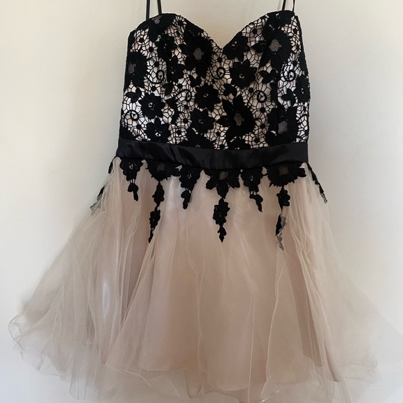 NEW! Jr Plus Party/Prom Dress - Picture 2 of 11